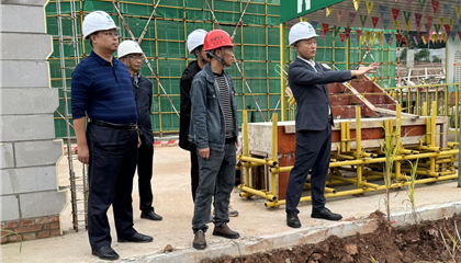 向誠、石鎮(zhèn)槐暗訪工程項目建設(shè)和企業(yè)運營管理工作